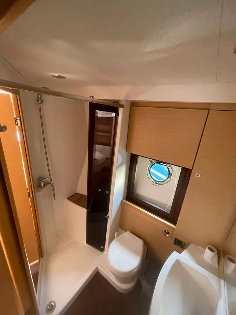 Beneteau Monte Carlo 47 Flybridge gallery image 14 - Diamantides Yachting
