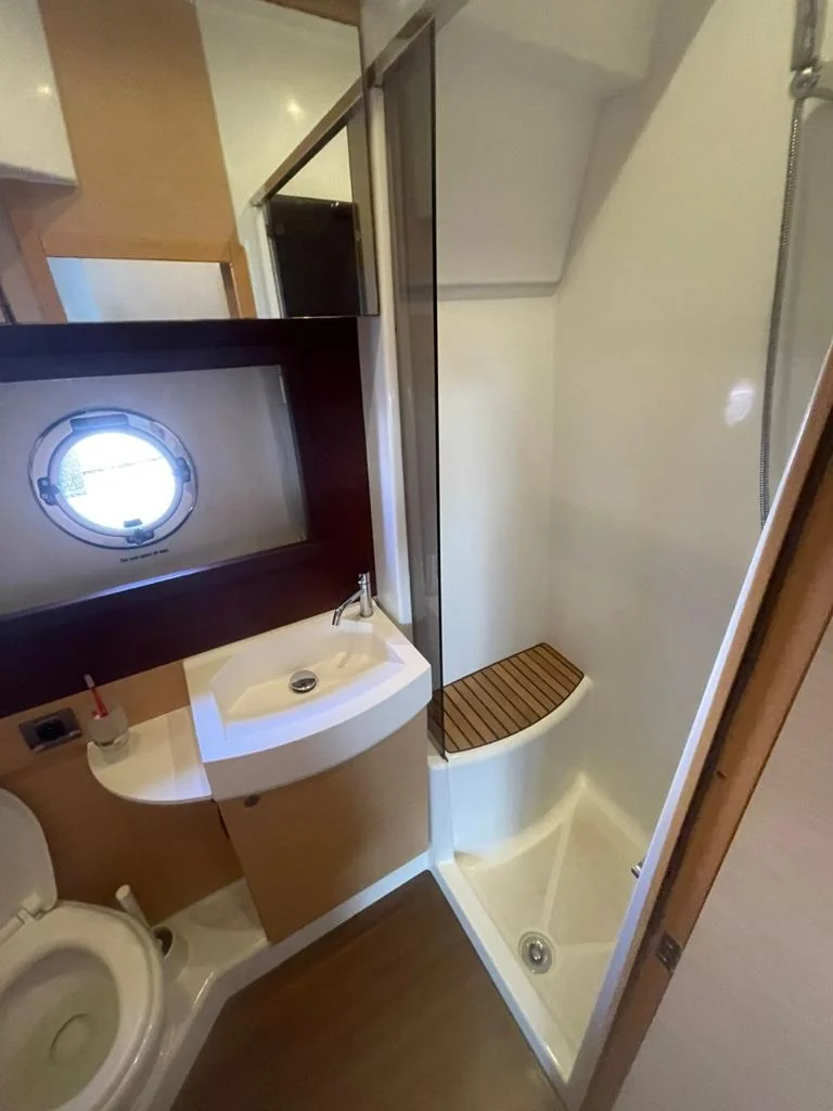 Beneteau Monte Carlo 47 Flybridge gallery image 13 - Diamantides Yachting