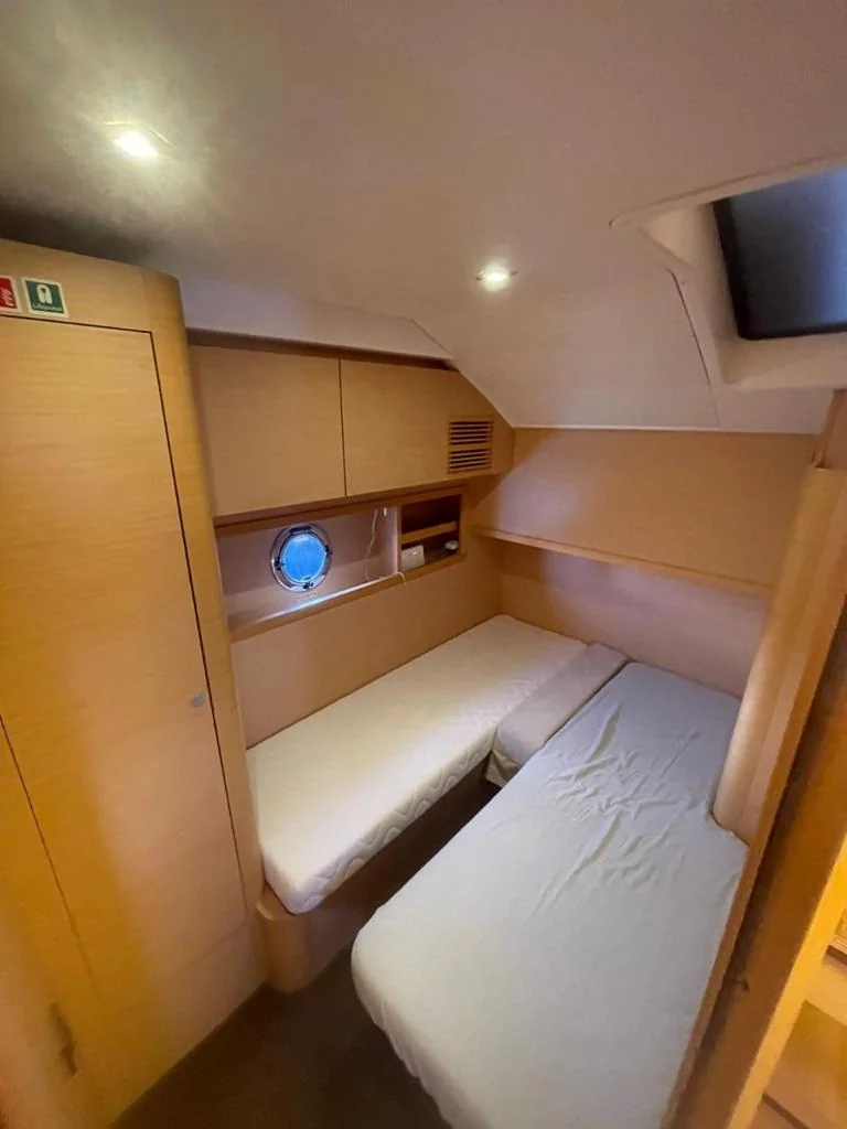 Beneteau Monte Carlo 47 Flybridge gallery image 7 - Diamantides Yachting