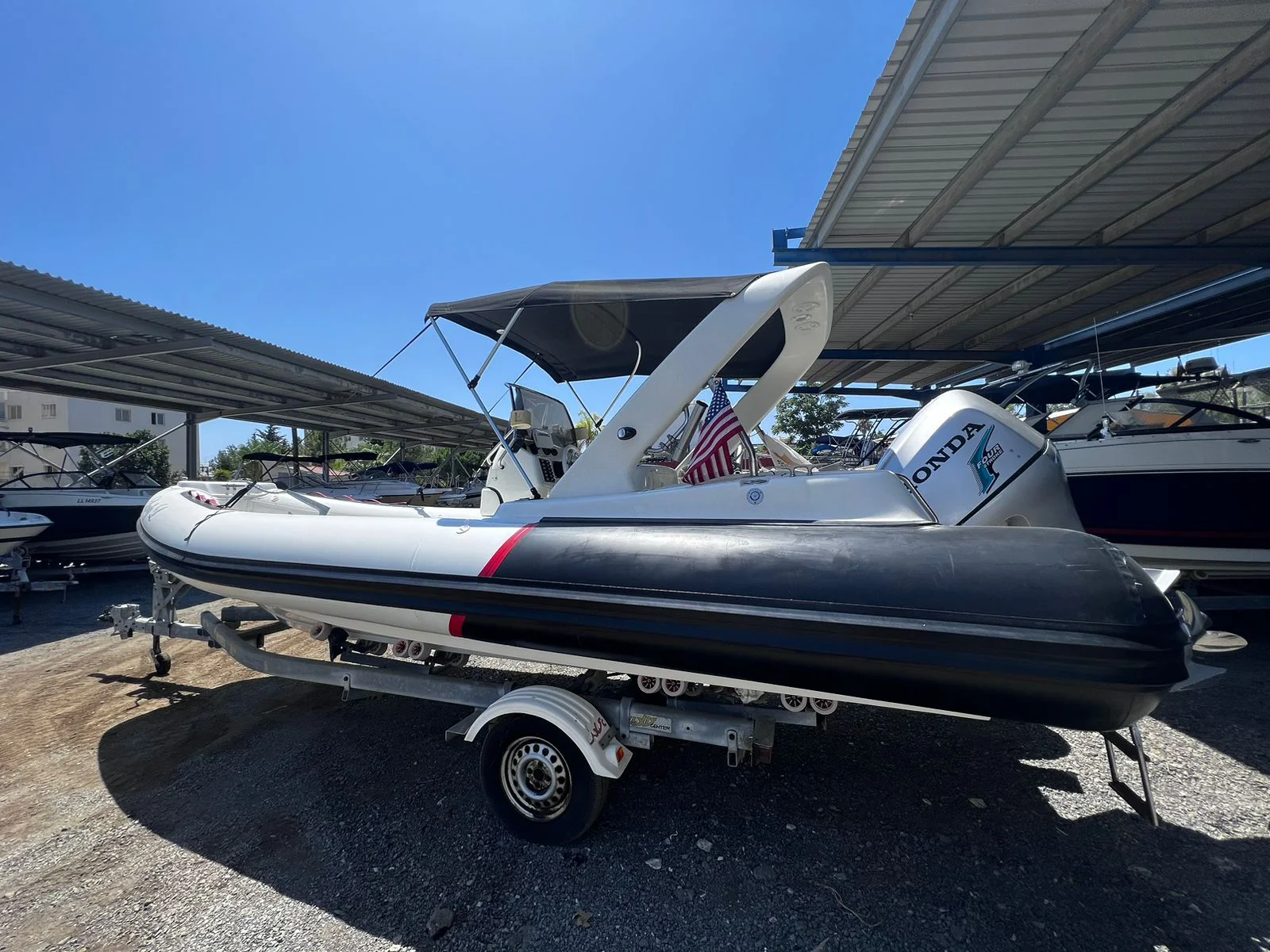 BAT 680 gallery image 4 - Diamantides Yachting