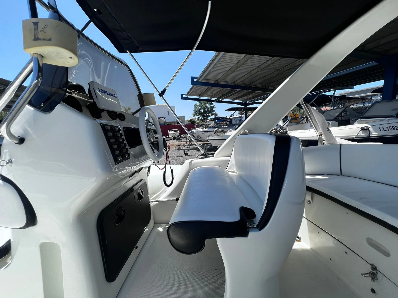 BAT 680 gallery image 3 - Diamantides Yachting