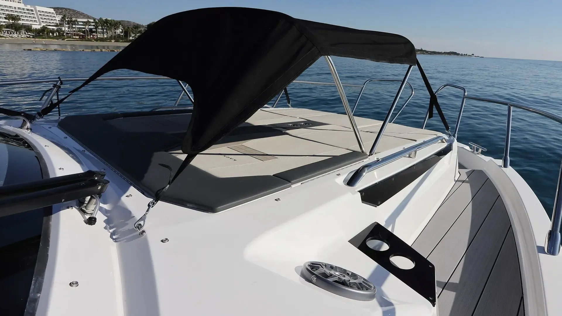 Karnic s37x (2025) gallery image 11 - Diamantides Yachting