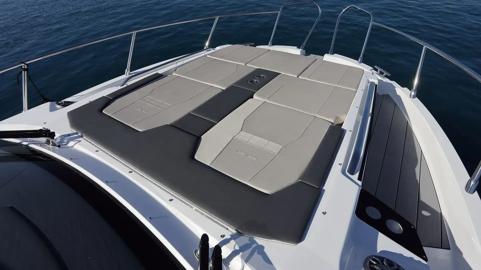 Karnic s37x (2025) gallery image 4 - Diamantides Yachting