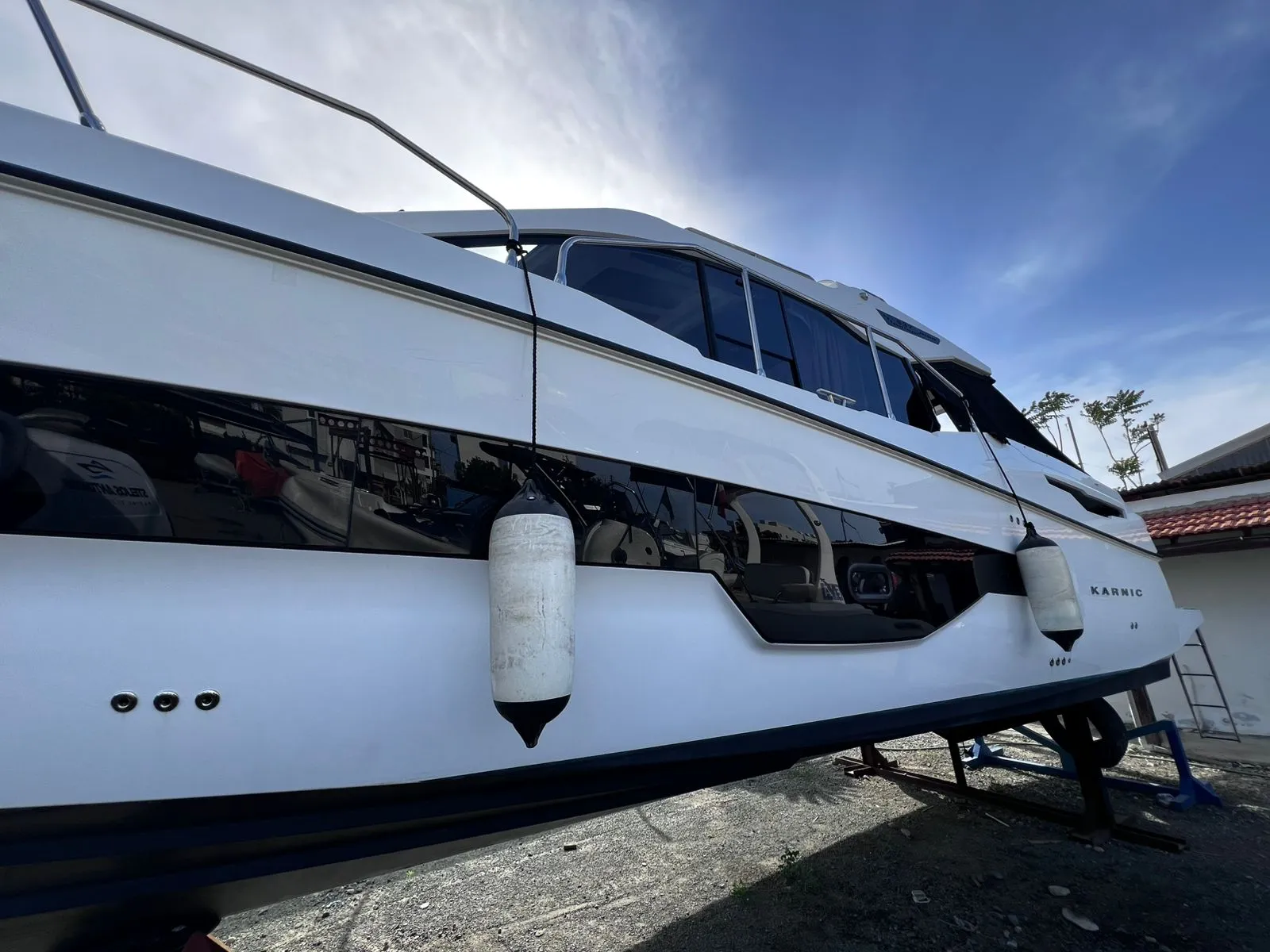 Karnic s37x (2025) gallery image 2 - Diamantides Yachting