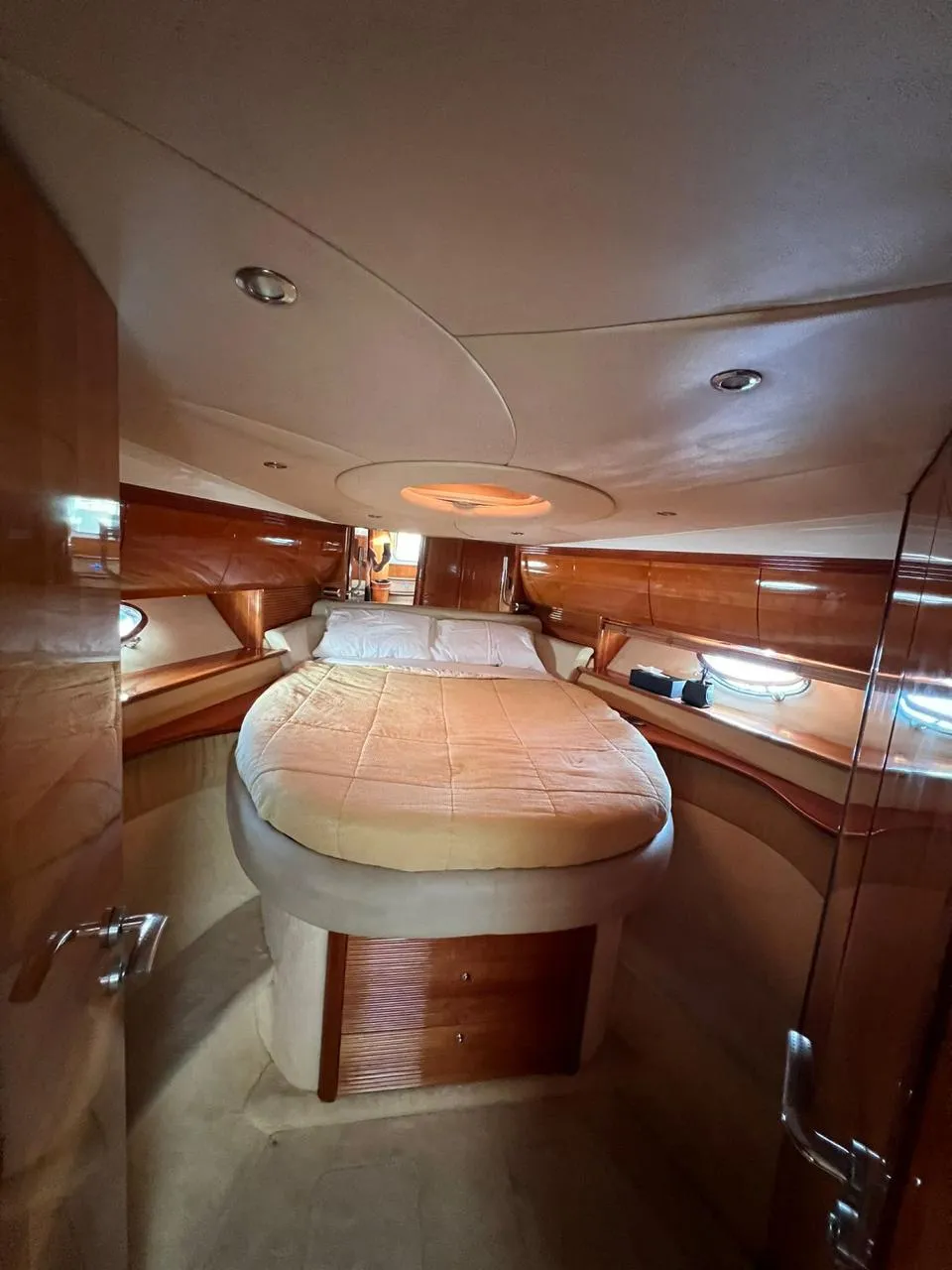 Azimut Atlantis 47 gallery image 13 - Diamantides Yachting