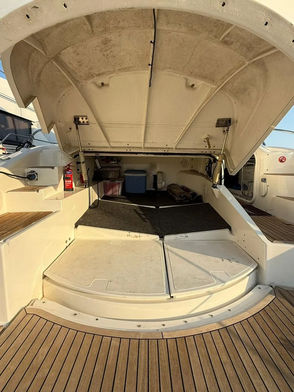 Azimut Atlantis 47 gallery image 16 - Diamantides Yachting