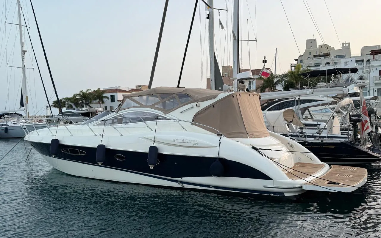 Azimut Atlantis 47 gallery image 21 - Diamantides Yachting