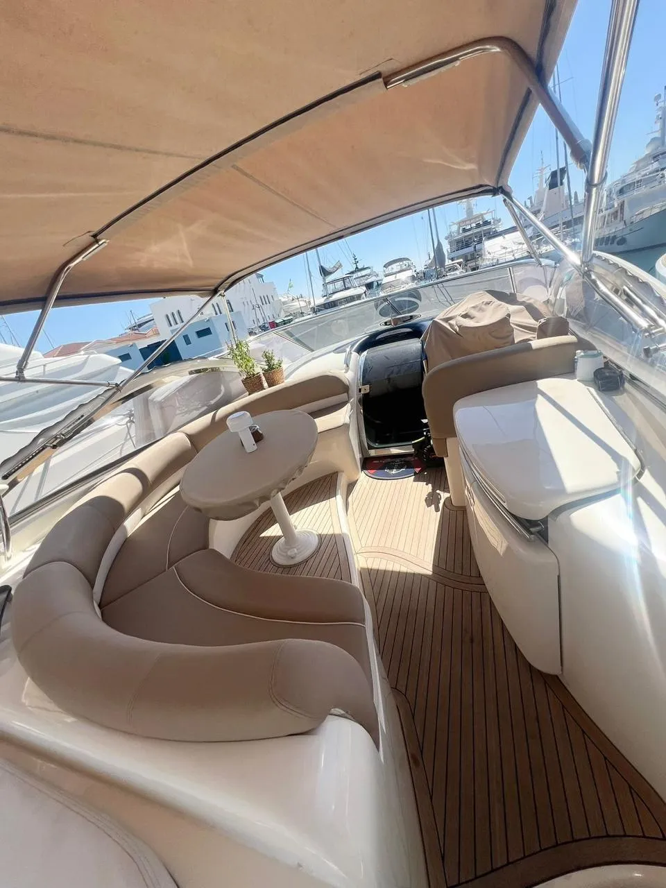 Azimut Atlantis 47 gallery image 5 - Diamantides Yachting