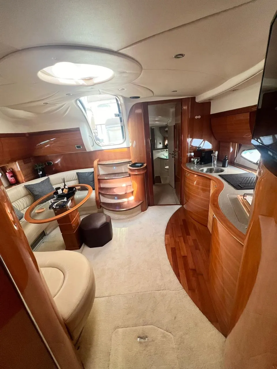 Azimut Atlantis 47 gallery image 6 - Diamantides Yachting