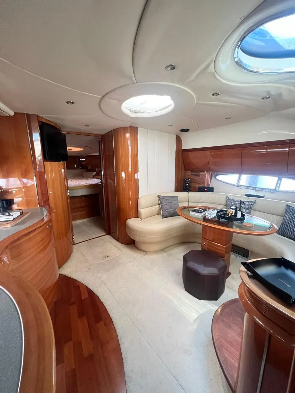 Azimut Atlantis 47 gallery image 7 - Diamantides Yachting