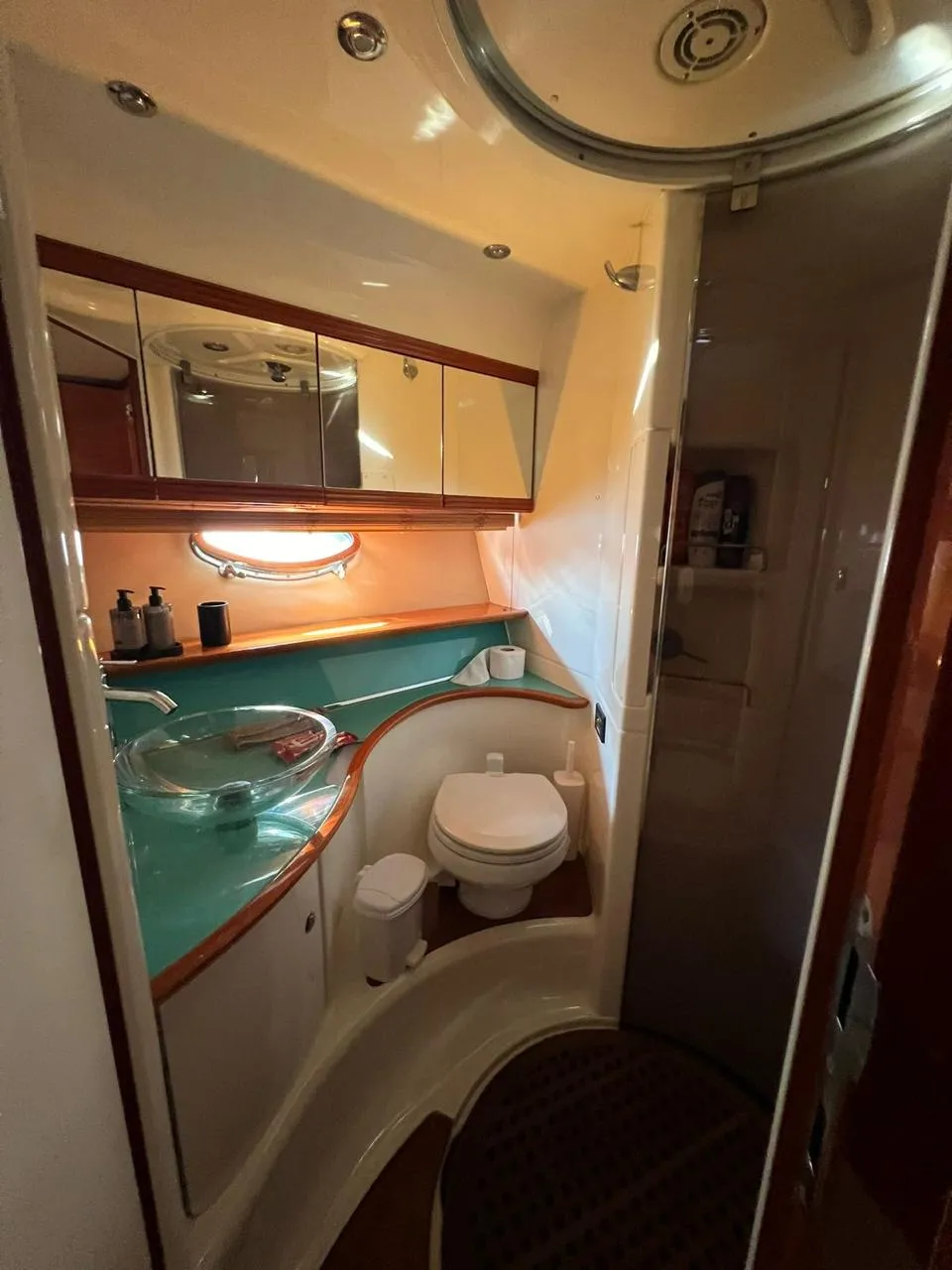 Azimut Atlantis 47 gallery image 10 - Diamantides Yachting