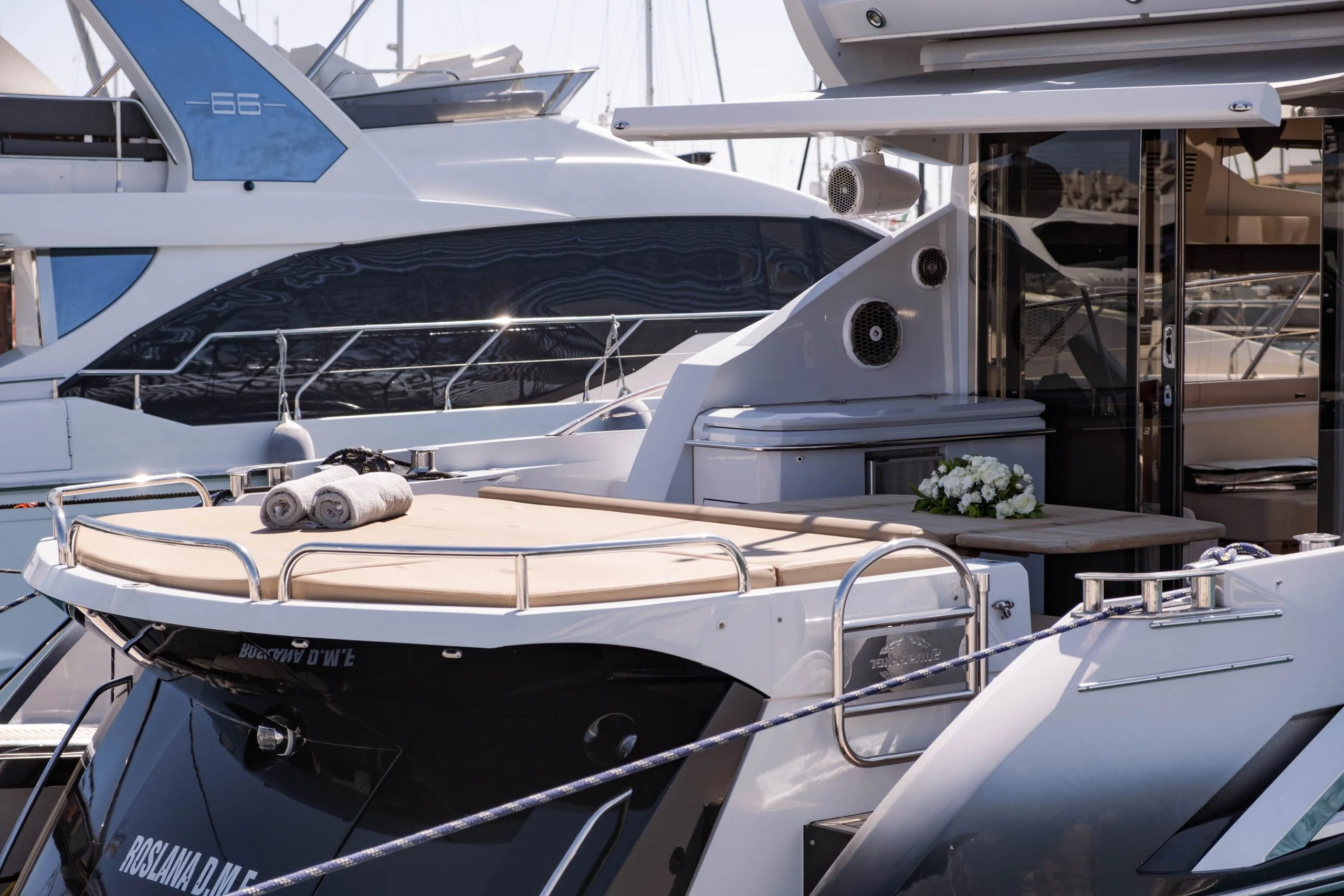 Sunseeker Predator 64 (2008) gallery image 14 - Diamantides Yachting