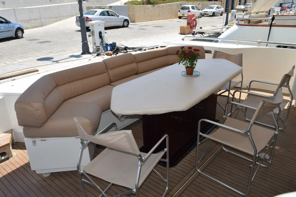 Feretti 720 (2002) gallery image 8 - Diamantides Yachting