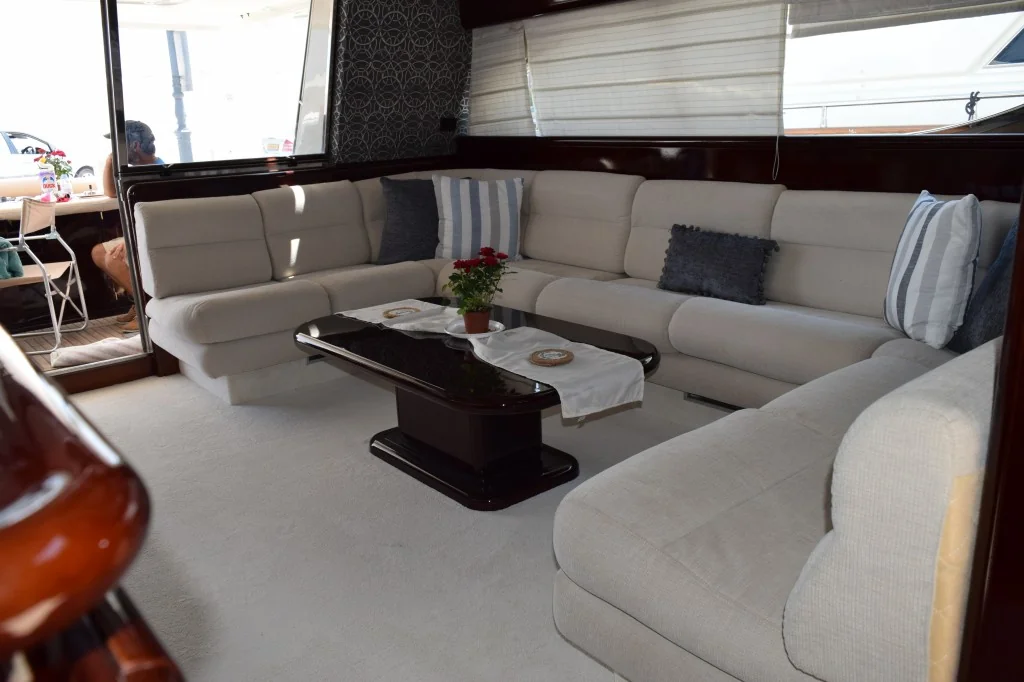 Feretti 720 (2002) gallery image 5 - Diamantides Yachting