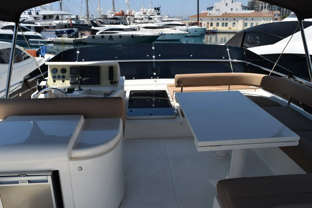 Feretti 720 (2002) gallery image 2 - Diamantides Yachting